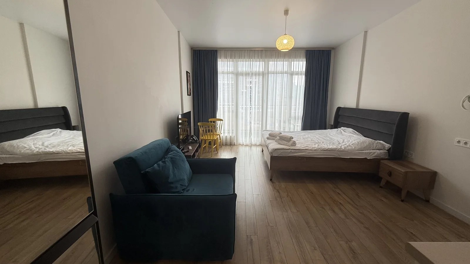 Living and sleeping area · F 509 · 2